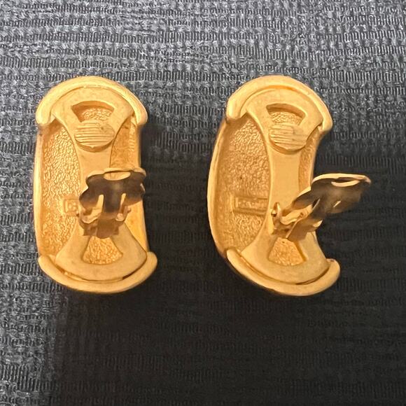 Carlisle Gold Tone Textured Chunky Statement Clip Earrings - Picture 5 of 5